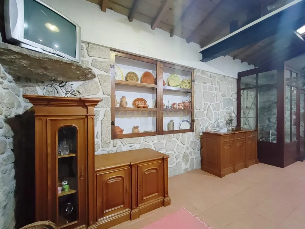 Moradia com Comércio em Amorim, Póvoa de Varzim - Uma Oportunidade Única! - Image 38