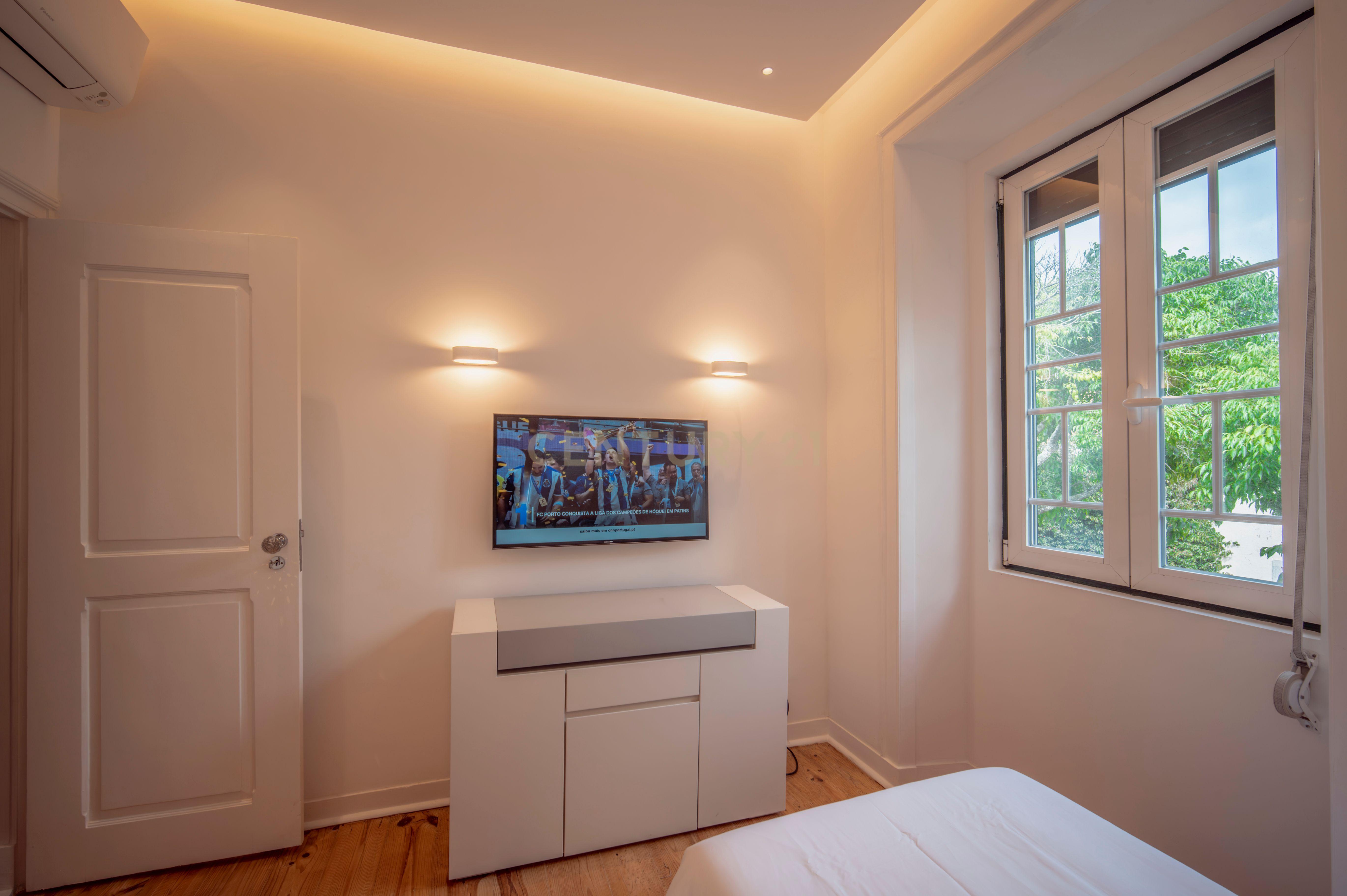 Fotografia 12 de Apartamento T4 com Terraço e Jardim Privativo no Centro de Cascais