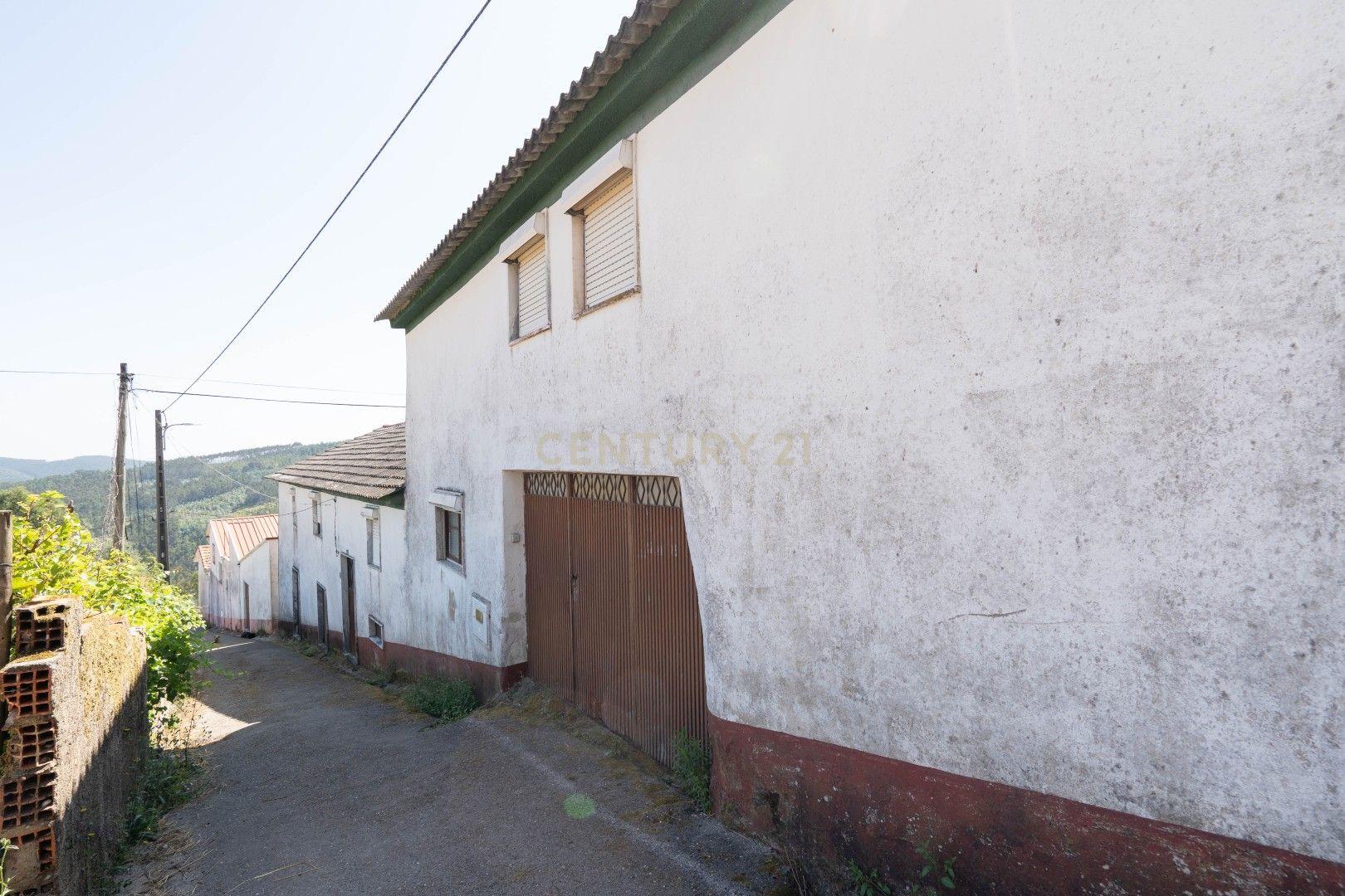 Fotografia 4 de Casa para Recuperação em Vila Nova do Ceira, Góis