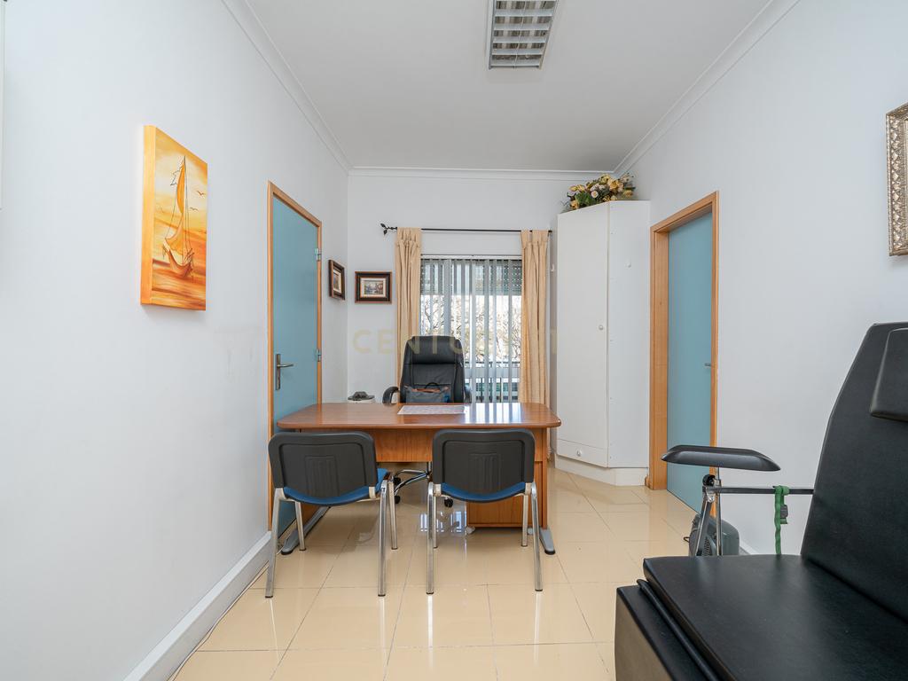 Clínica Pronta a Funcionar | Zona Central junto à Loja do Cidadão Setúbal - Image 6