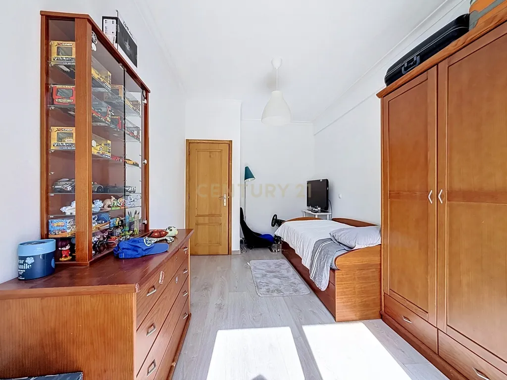 Apartamento T3 em Amora, Seixal - Oportunidade Única! - Image 27