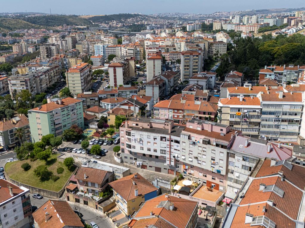 T1+1 com Terraço Privativo e Estacionamento | Póvoa de Santo Adrião - Image 28