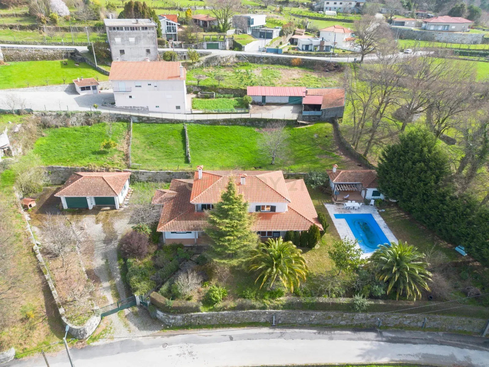 Fotografia 7 de Moradia T5  com Piscina de Agua Salgada em Castro Daire