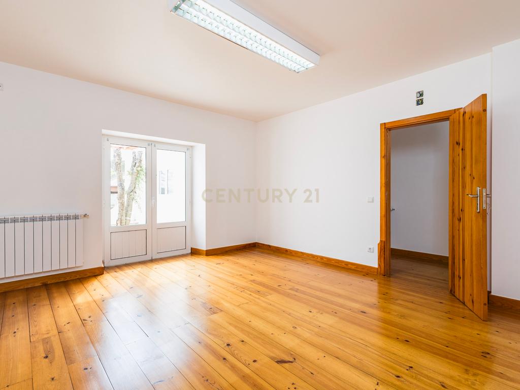 Moradia T3 com Piscina e Vistas para a Natureza – Chainça | Leiria - Image 15