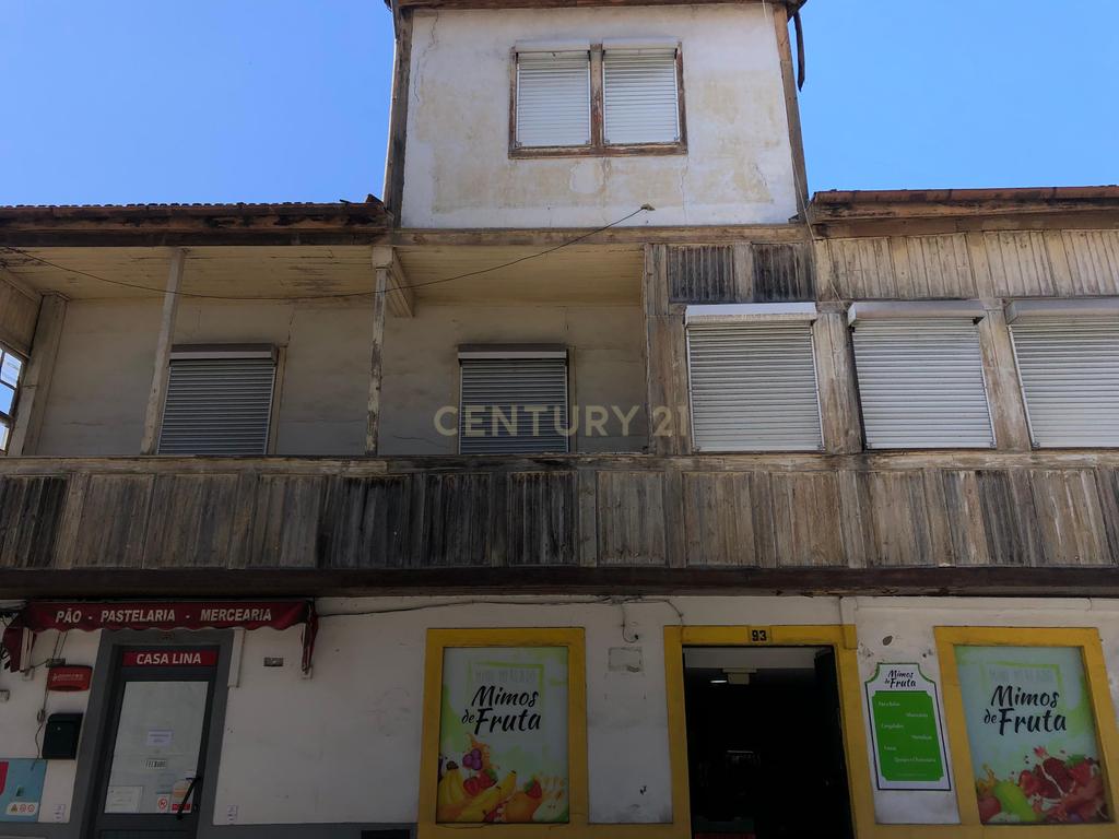 *Moradia para Reabilitação no Centro da Covilhã – Oportunidade Única* - Image 2