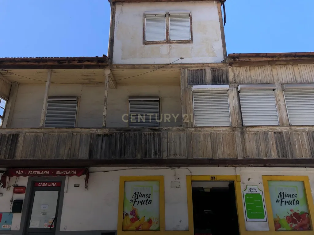 *Moradia para Reabilitação no Centro da Covilhã – Oportunidade Única* - Image 2