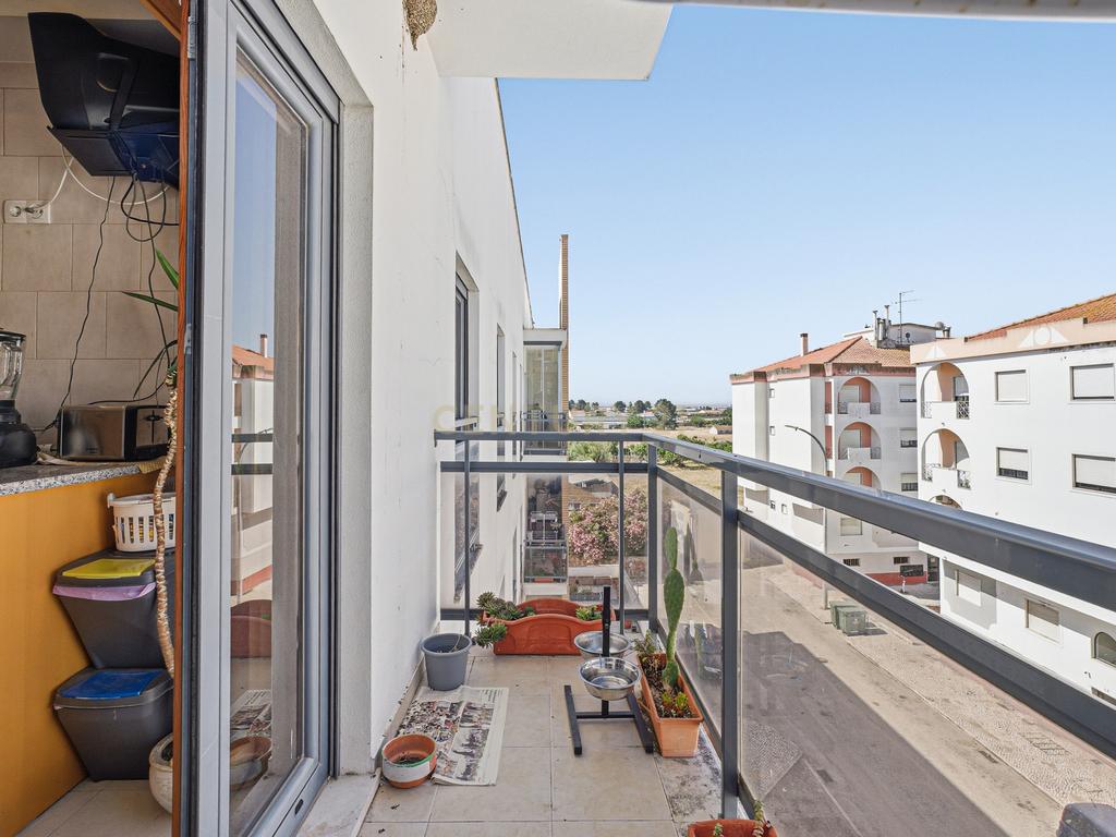 Apartamento T3 Duplex Samouco | Box para 2 Viaturas | Elevador - Image 27