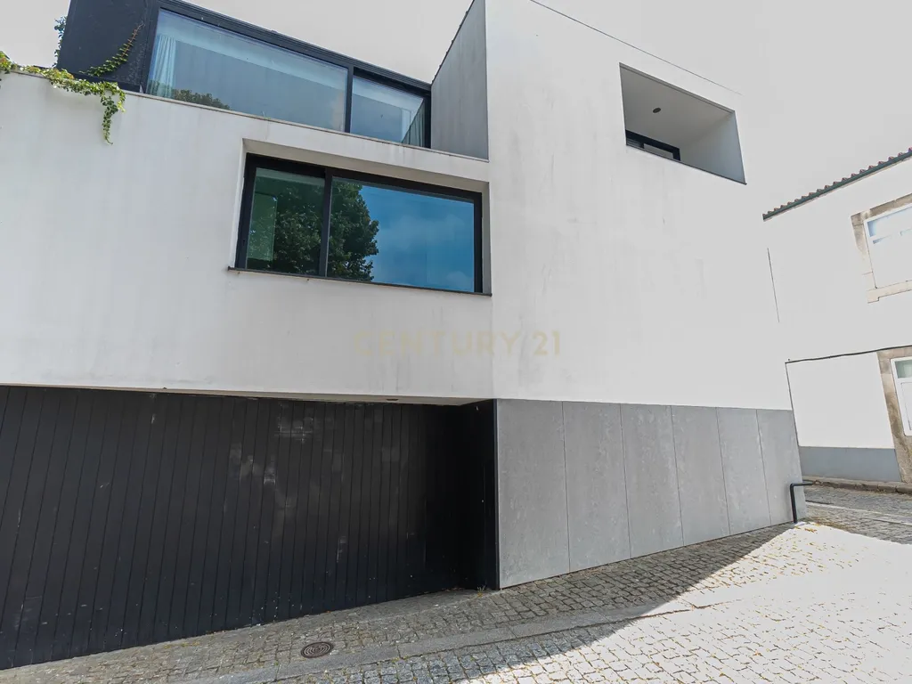 Apartamento T2 com 149 m2 - Centro Histórico de Matosinhos - Image 41