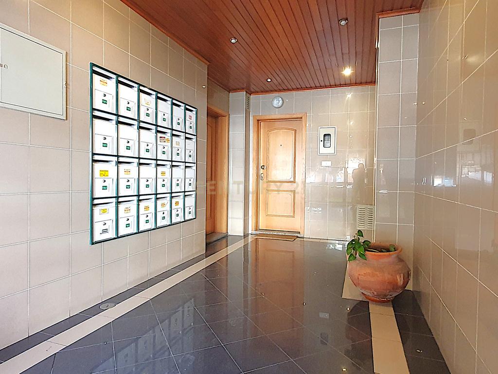 Apartamento T2 Centro da Cidade I  Garagem I Elevador - Image 2