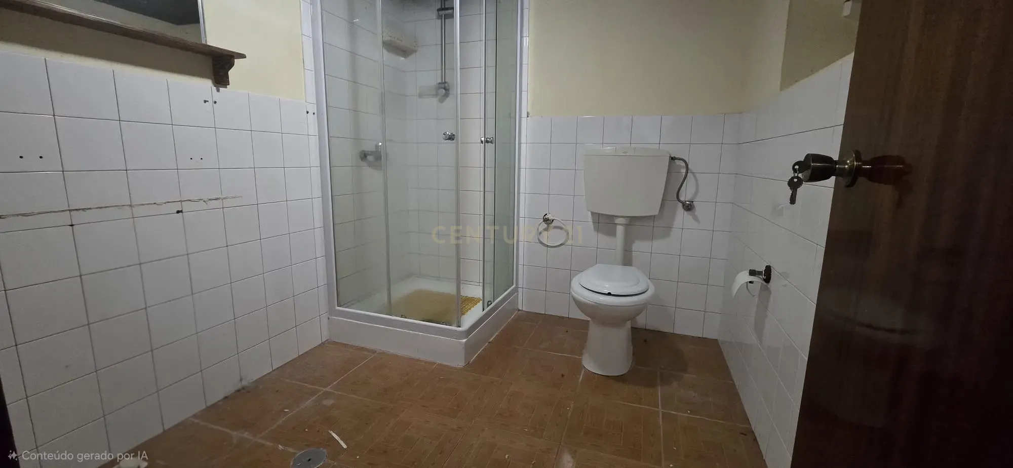 Fotografia 4 de Moradia com potencial para 2 habitações | Investimento | Ribeira Quente
