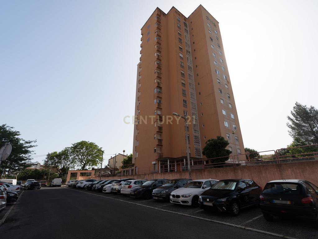 🏚️ ÓTIMO APARTAMENTO T3 - Santo António dos Cavaleiros - Image 31