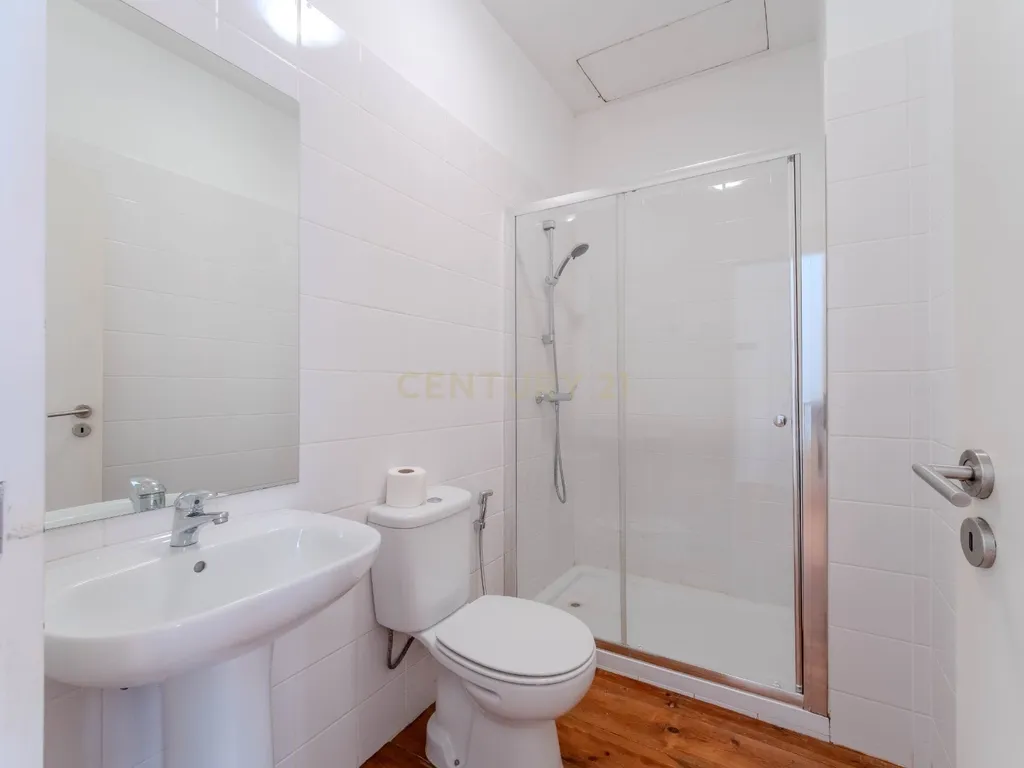 Moradia T5 para arrendamento - Costa Cabral - Image 25