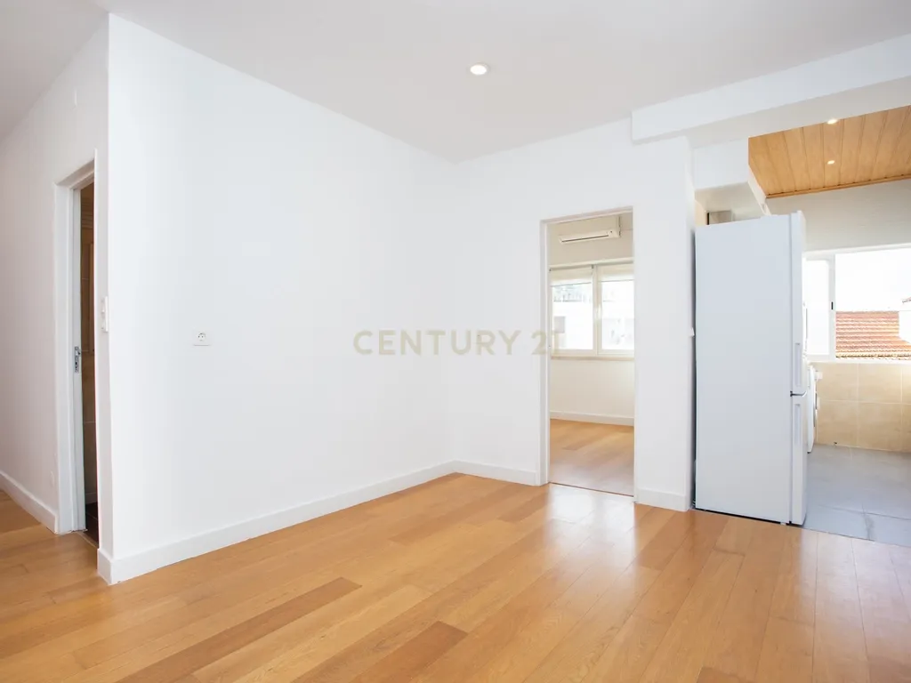 Apartamento T1 para arrendamento em Queijas - Image 8