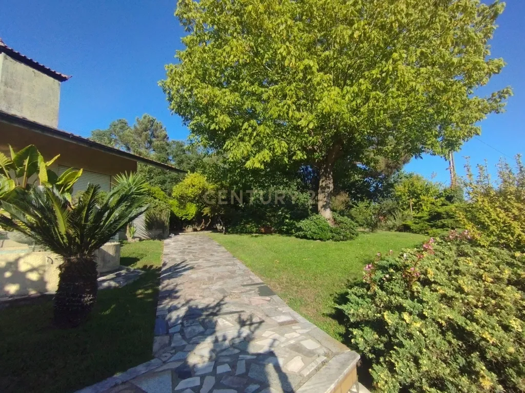 Grande moradia térrea, em Santo Tirso com área de lazer, anexo, jardim e terreno agrícola, Porto - Image 27