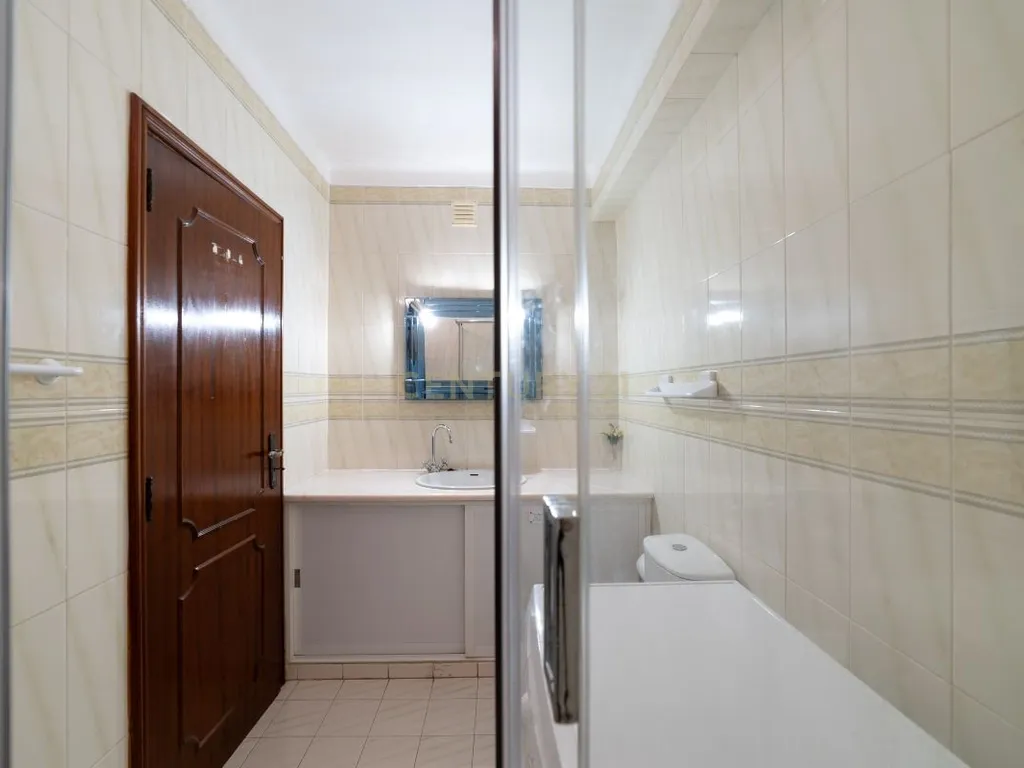 Apartamento T2 em Monte Gordo – Rua Pedonal, a poucos metros da praia - Image 21