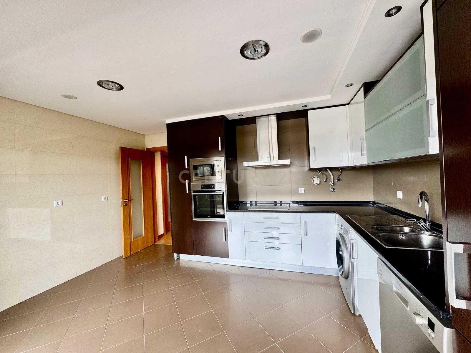 Fotografia 3 de Apartamento T3 de luxo com excelentes áreas em zona privilegiada no Montijo