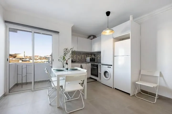 Apartamento T2 em Condomínio Fechado 2º Andar com Elevador com Piscina – Sagres - Image 7