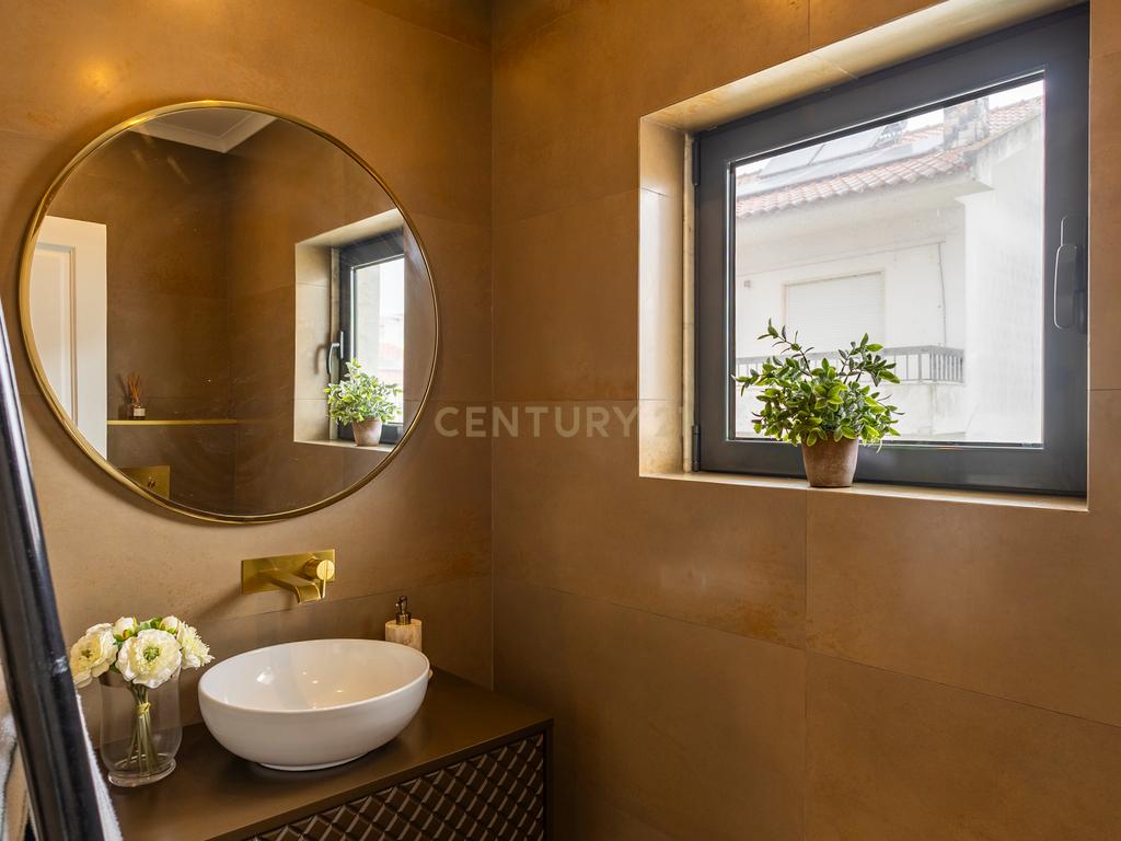 Moradia de Sonho na Charneca da Caparica – Elegância, Conforto e Localização Privilegiada - Image 28
