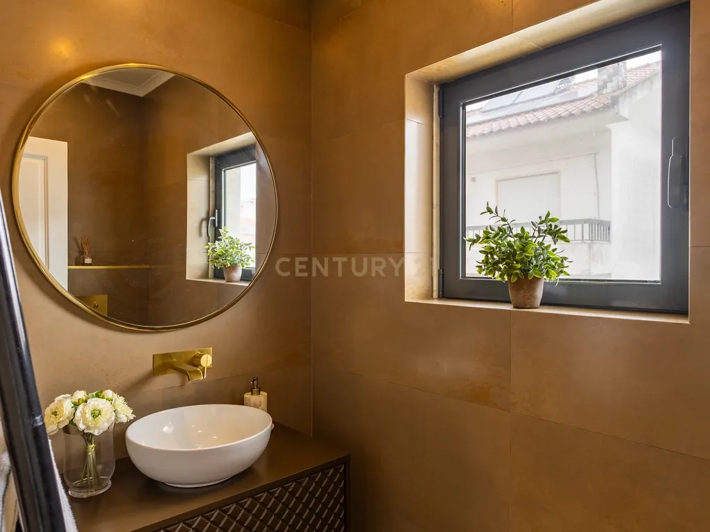Moradia de Sonho na Charneca da Caparica – Elegância, Conforto e Localização Privilegiada - Image 28