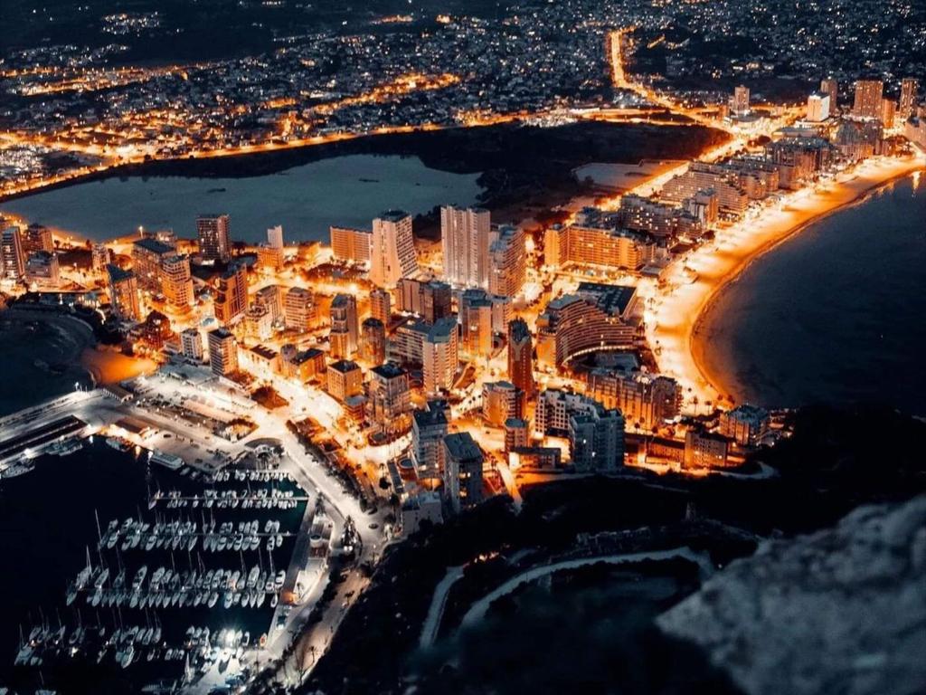 Luxuosa Moradia Nova com Vista Mar em Alicante - Image 11