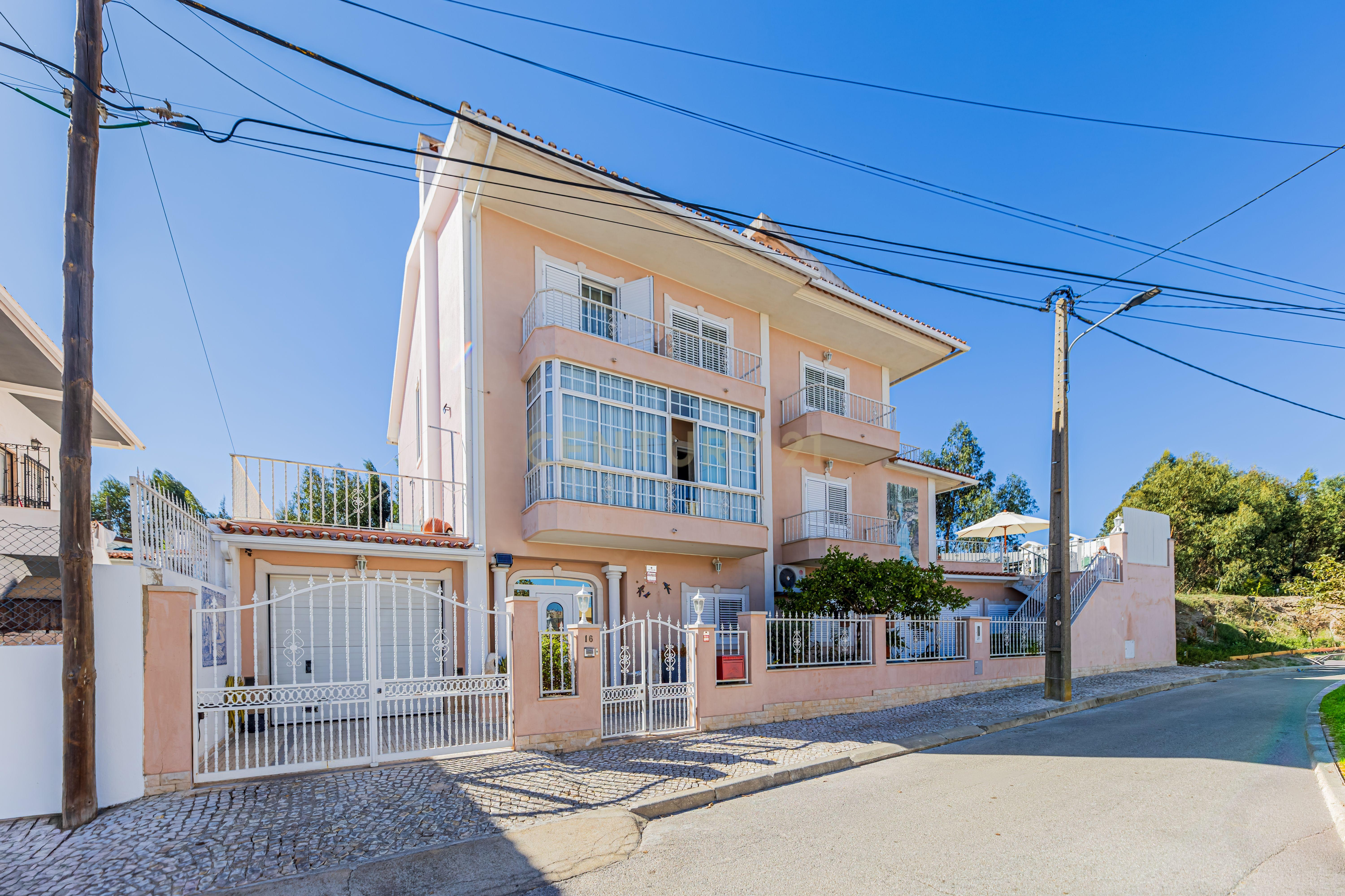 Moradia T4 em Corroios, €900.000