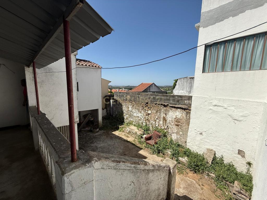 Moradia T9 com 3 pisos em Sardoal – Excelente Oportunidade de Investimento - Image 18