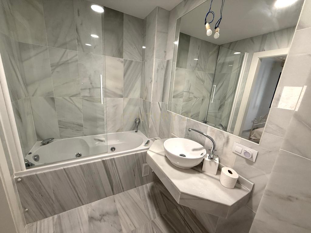  - Image 9