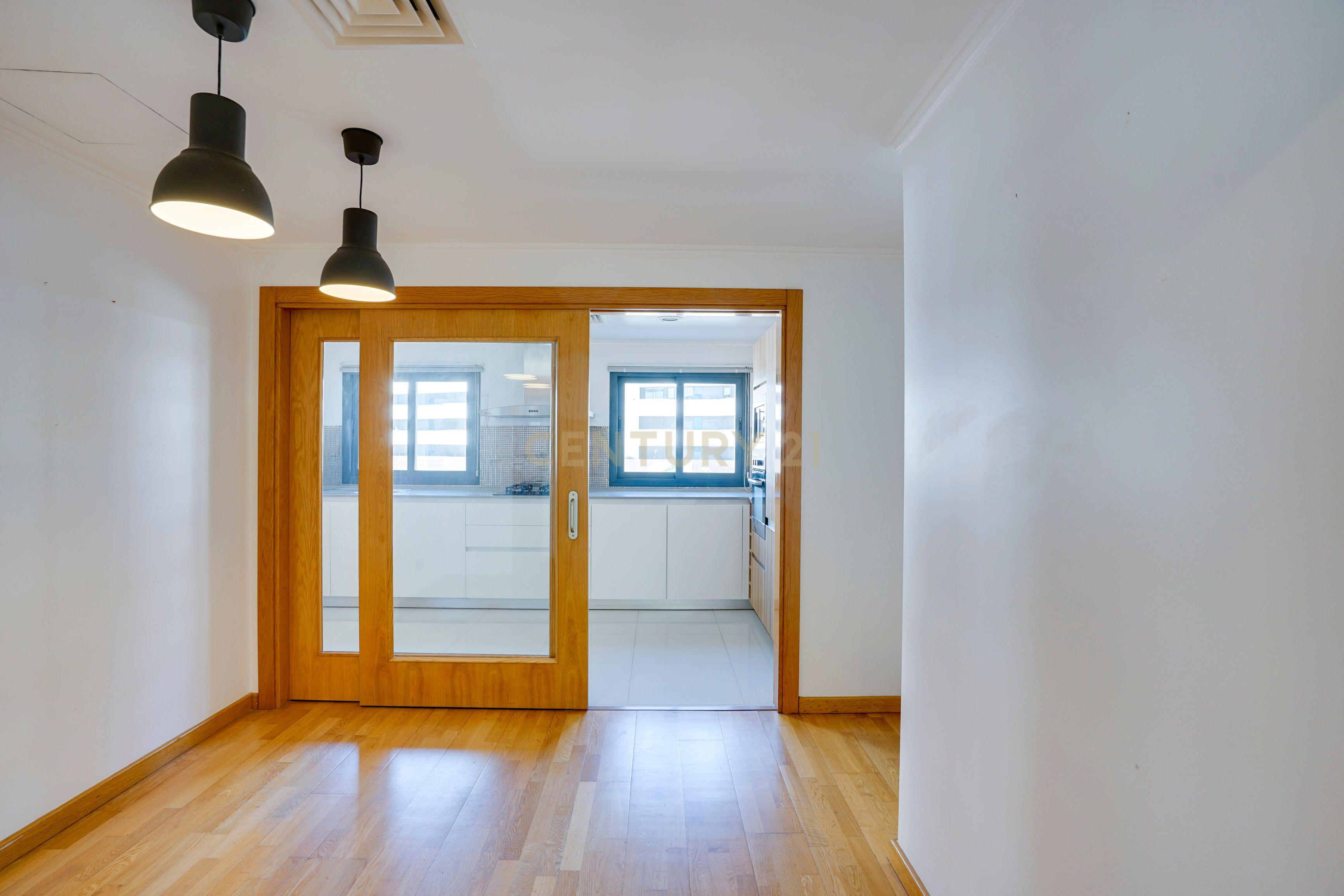 Fotografia 10 de Apartamento T3+1 com 2 Suites, Varanda e 2 Lugares de Garagem no Parque das Nações, Lisboa