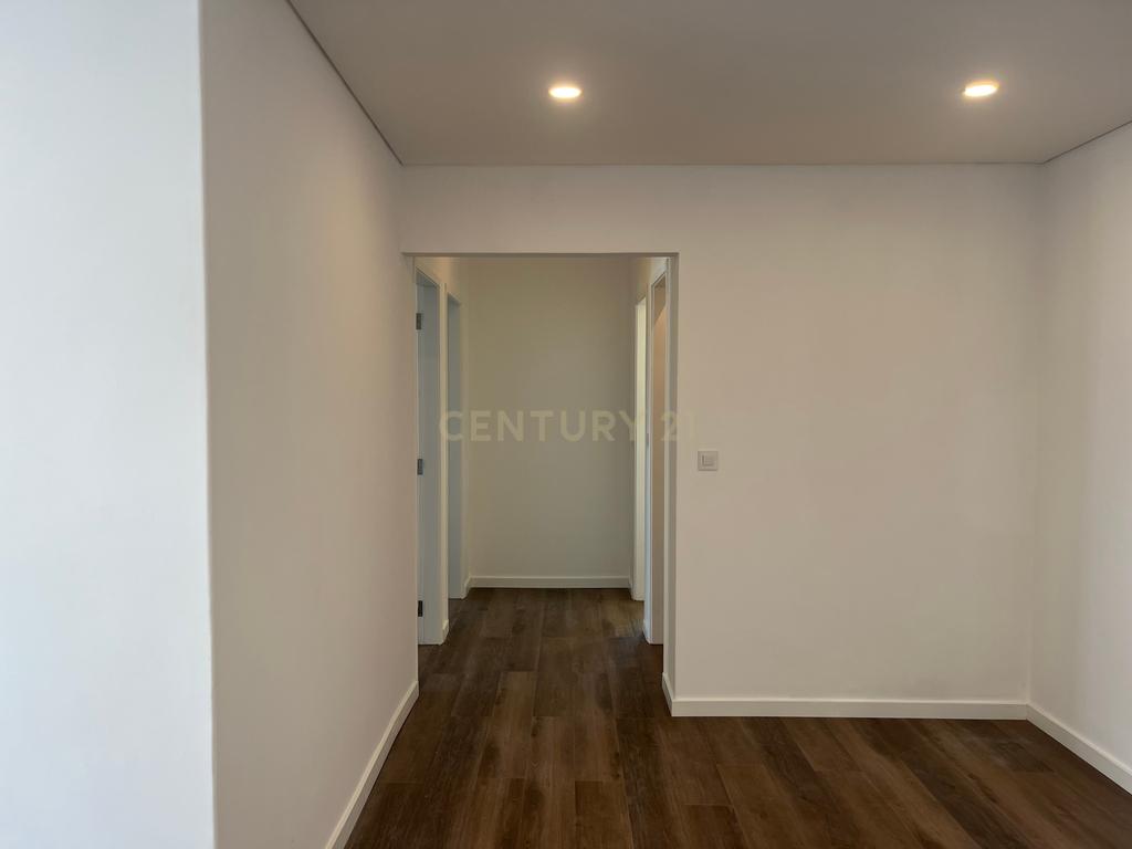 Apartamento T2 totalmente Remodelado. - Image 7