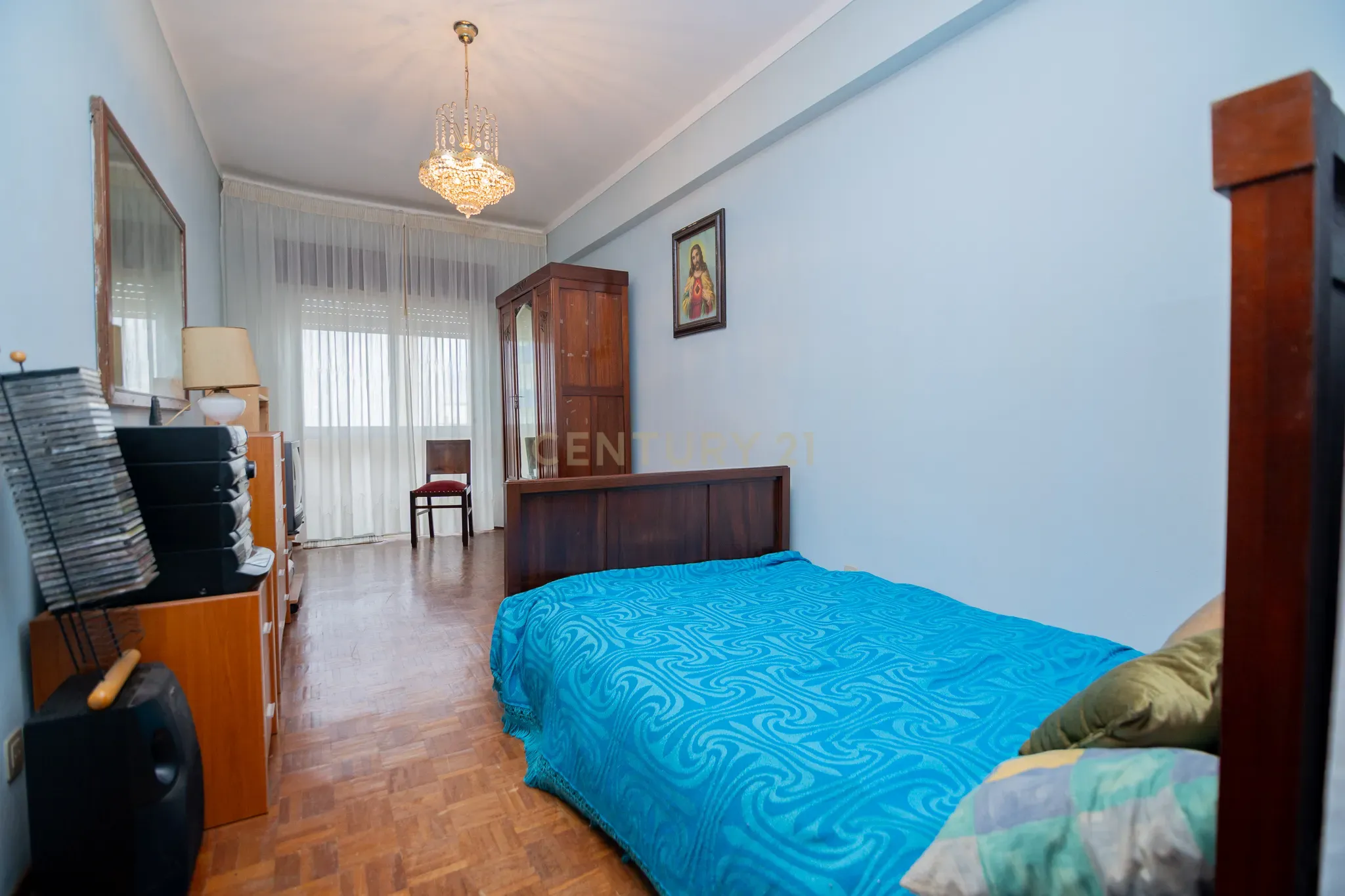 NÃO PERCA ESTA GRANDE OPORTUNIDADE! APARTAMENTO T3 DE GRANDES DIMENSÕES 140 M2 COM AMPLA VARANDA, DESPENSA E DUAS CASAS DE BANHO, MUITO BEM LOCALIZADO NO CENTRO DE PORTIMÃO PRÓXIMO DE TODAS AS COMODIDADES E SERVIÇOS, A MINUTOS DA ZONA RIBEIRINHA E A POUCOS MINUTOS - Image 21
