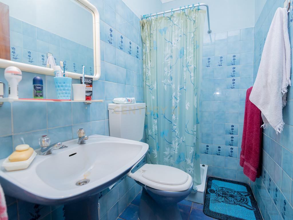 NÃO PERCA ESTA GRANDE OPORTUNIDADE! APARTAMENTO T3 DE GRANDES DIMENSÕES 140 M2 COM AMPLA VARANDA, DESPENSA E DUAS CASAS DE BANHO, MUITO BEM LOCALIZADO NO CENTRO DE PORTIMÃO PRÓXIMO DE TODAS AS COMODIDADES E SERVIÇOS, A MINUTOS DA ZONA RIBEIRINHA E A POUCOS MINUTOS - Image 26