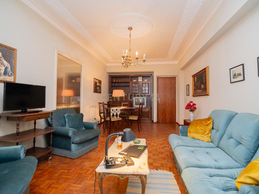 NÃO PERCA ESTA GRANDE OPORTUNIDADE! APARTAMENTO T3 DE GRANDES DIMENSÕES 140 M2 COM AMPLA VARANDA, DESPENSA E DUAS CASAS DE BANHO, MUITO BEM LOCALIZADO NO CENTRO DE PORTIMÃO PRÓXIMO DE TODAS AS COMODIDADES E SERVIÇOS, A MINUTOS DA ZONA RIBEIRINHA E A POUCOS MINUTOS - Image 9