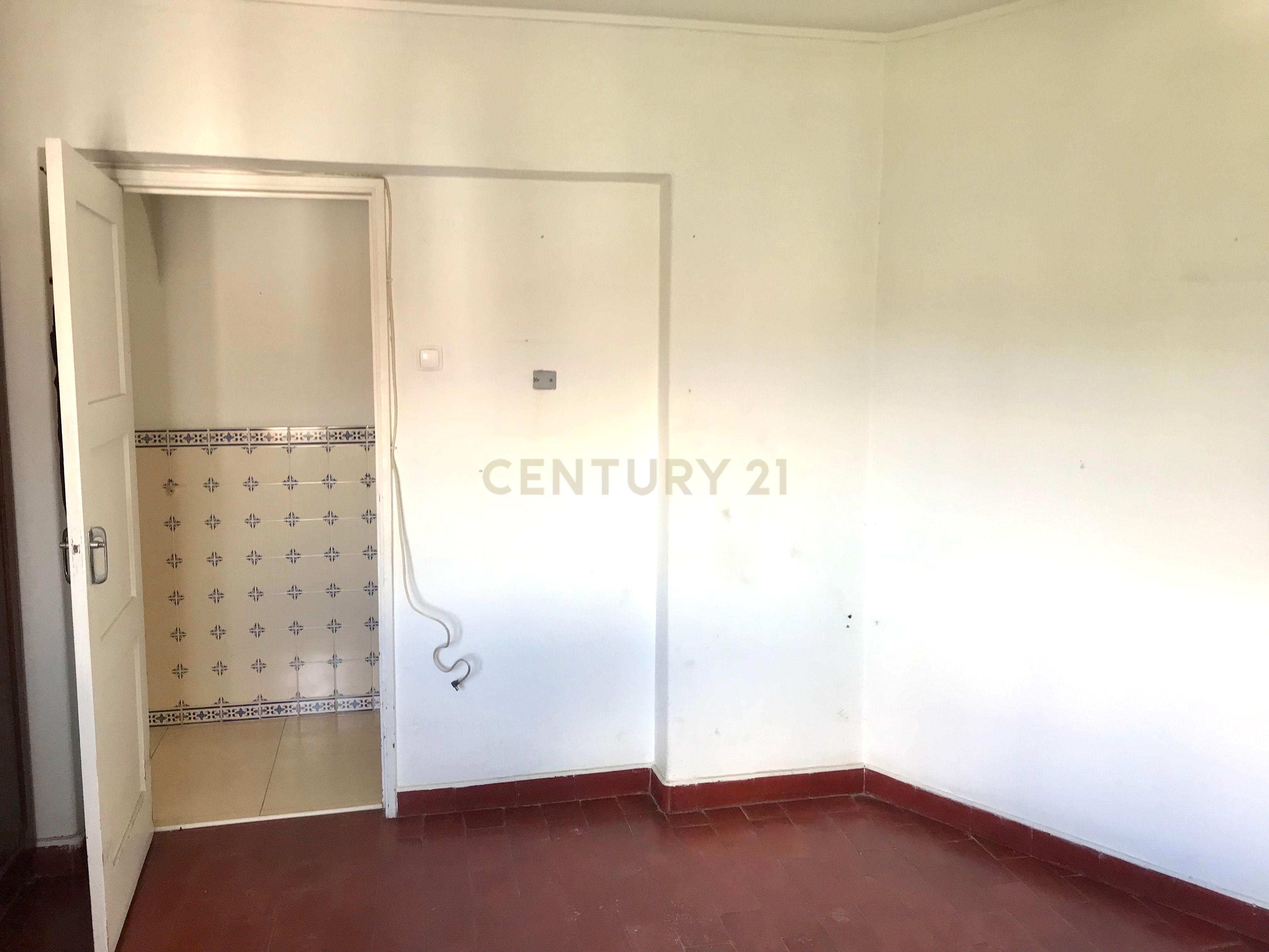 Apartamento T2 à Venda nos Olivais Norte - Image 2