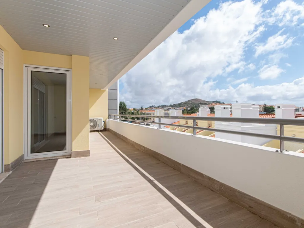 Apartamento Novo T2, com varandas, garagem e arrecadação em Mafra - Image 8