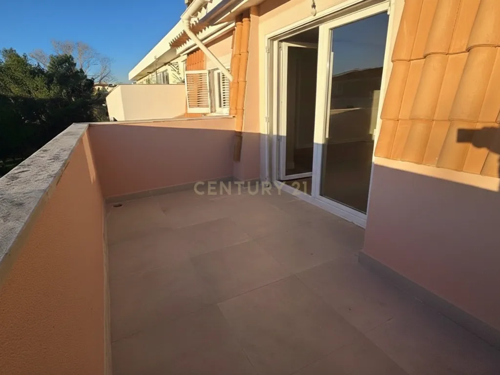 Luxuosa Penthouse Duplex T4+1 na Costa da Guia, em Cascais, com Vista Mar - Image 3