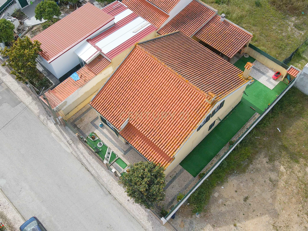 Moradia T3+2 Isolada na Quinta do Conde - Image 28