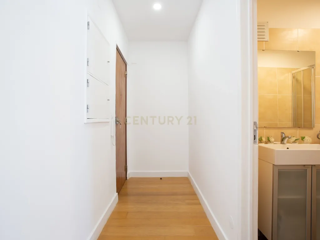 Apartamento T1 para arrendamento em Queijas - Image 3