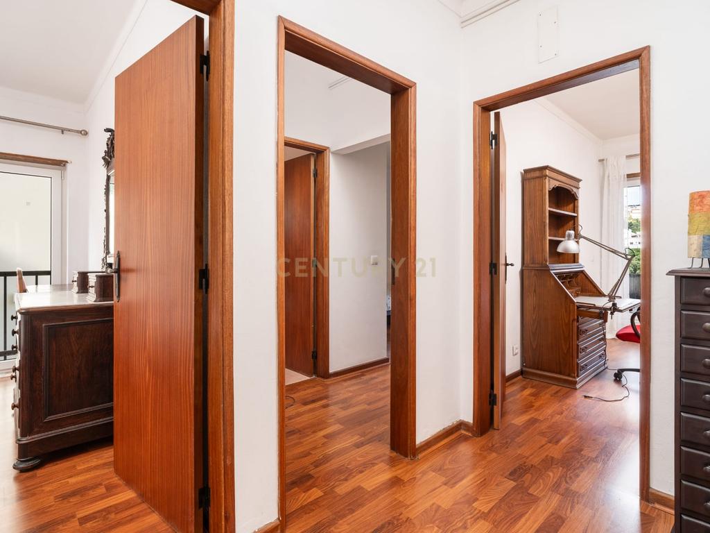 T3 Duplex com 2 Terraços, na Av. Elísio de Moura, em Coimbra - Image 18