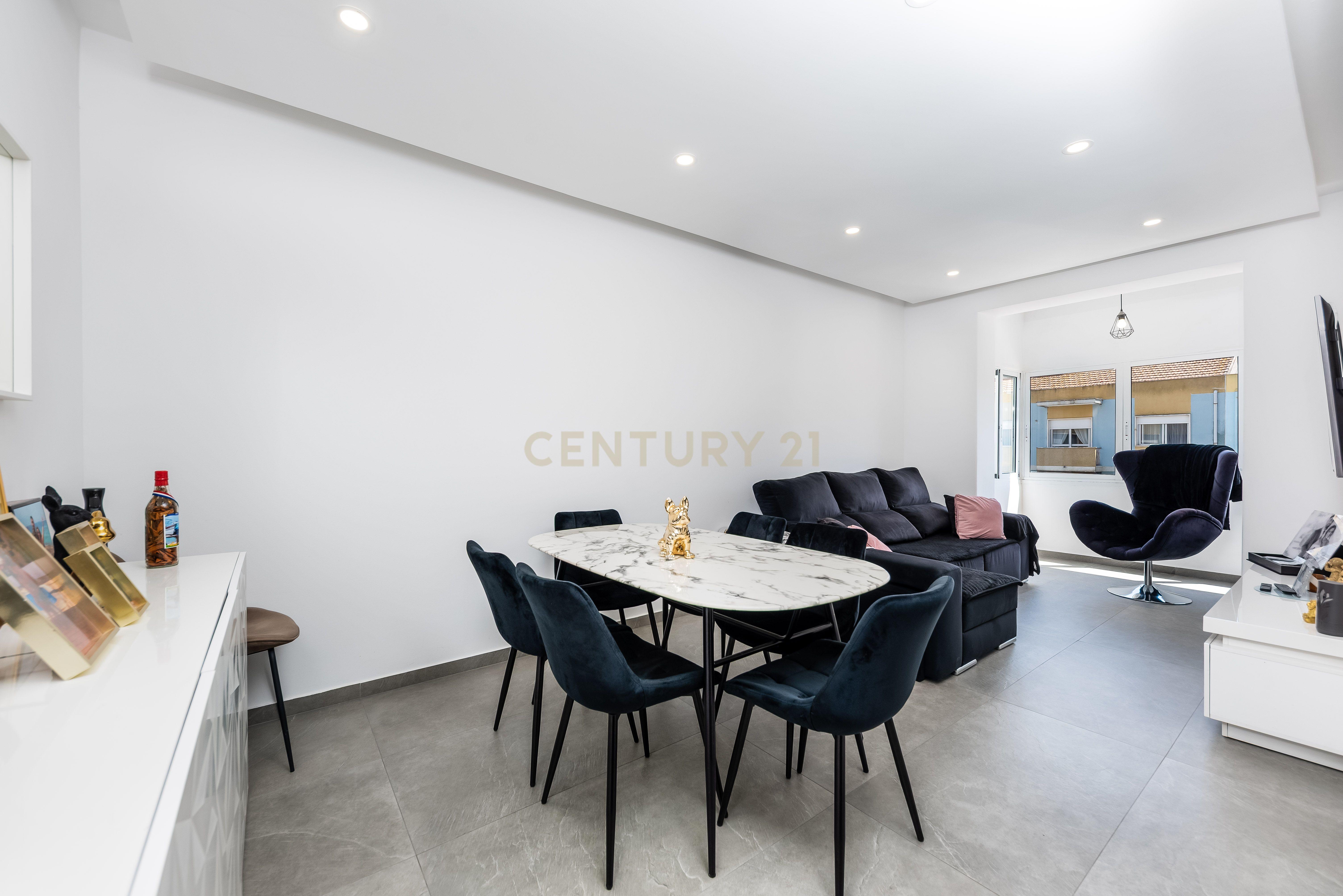 Fotografia 5 de Apartamento T3 com Varanda em Almada,
