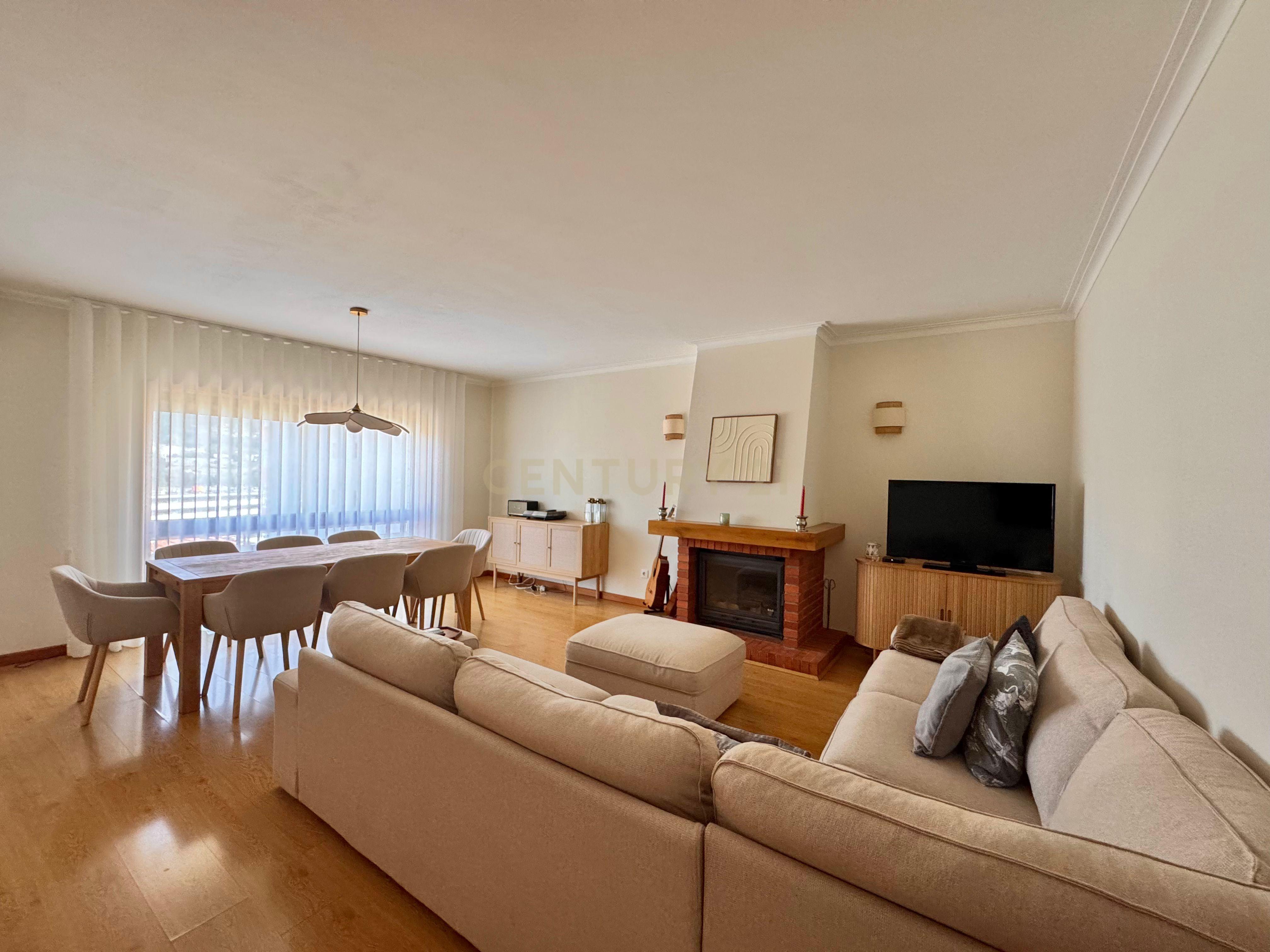Apartamento T4 em Santo Tirso, Couto (Santa Cristina e São Miguel) e Burgães, €355.000