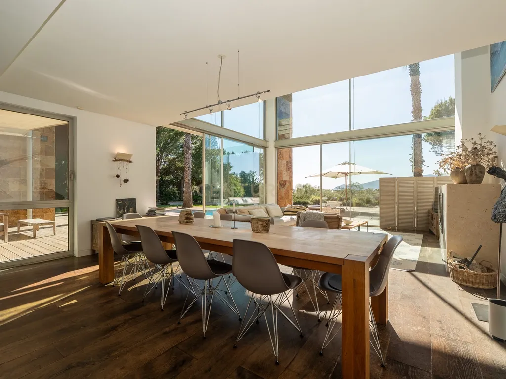 Moradia Exclusiva em Primeira Linha de Mar com Piscina Infinita / Tróia-Carvalhal - Image 10