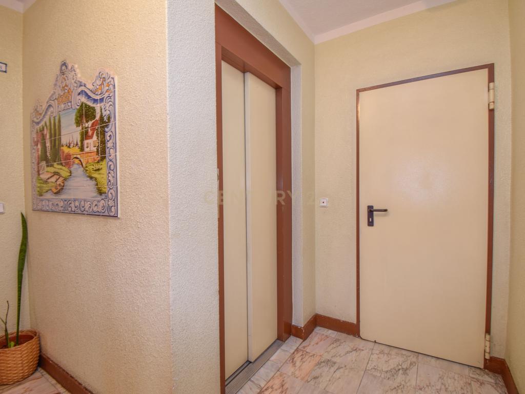 Apartamento T3 com garagem, em São Domingos de Rana, Cascais, - Image 26