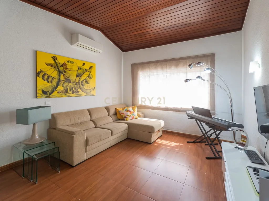 Moradia T4 com piscina | Cascais - Image 11