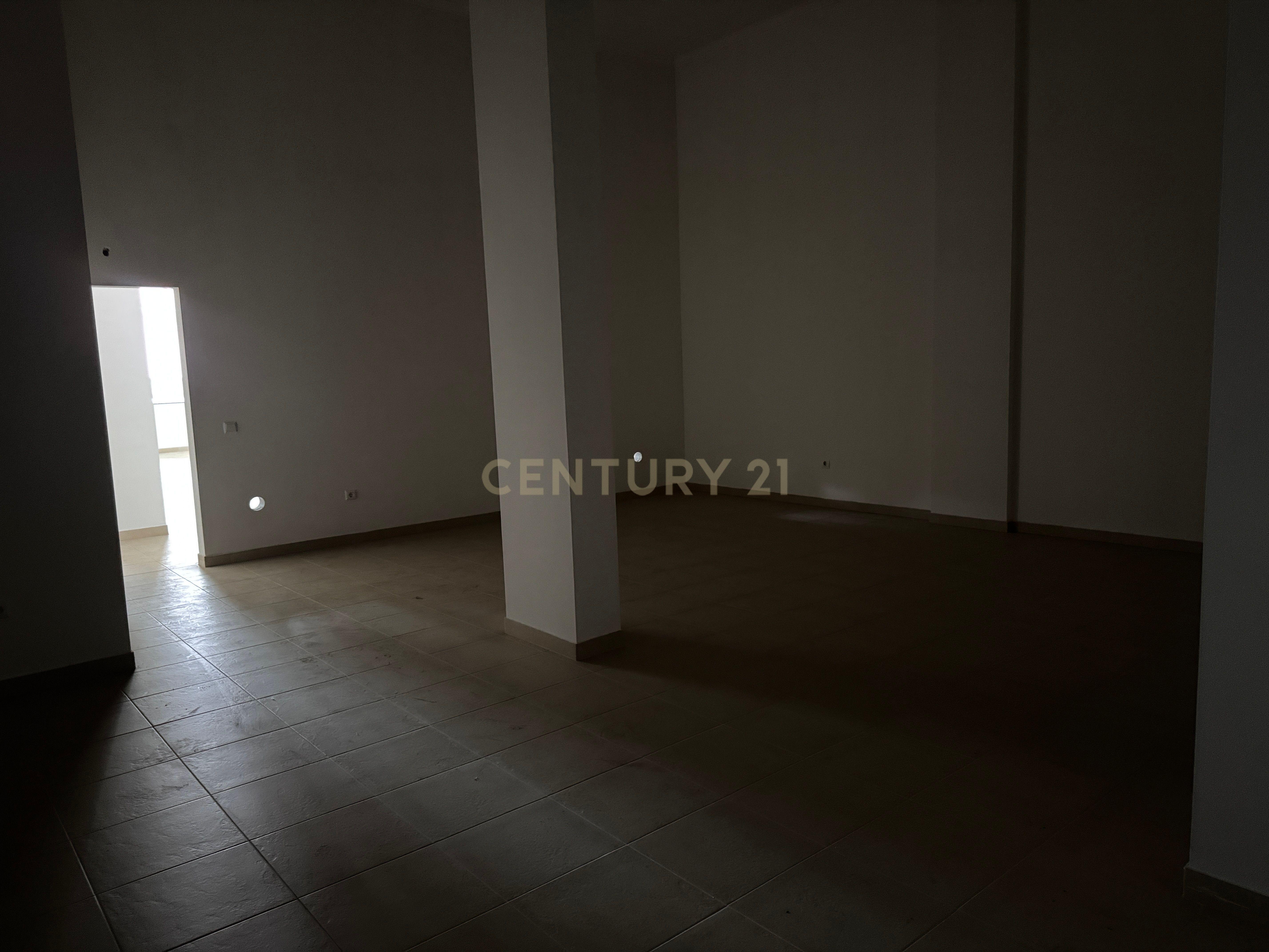 Fotografia 3 de Loja / armazém em Torres Novas com bons acessos