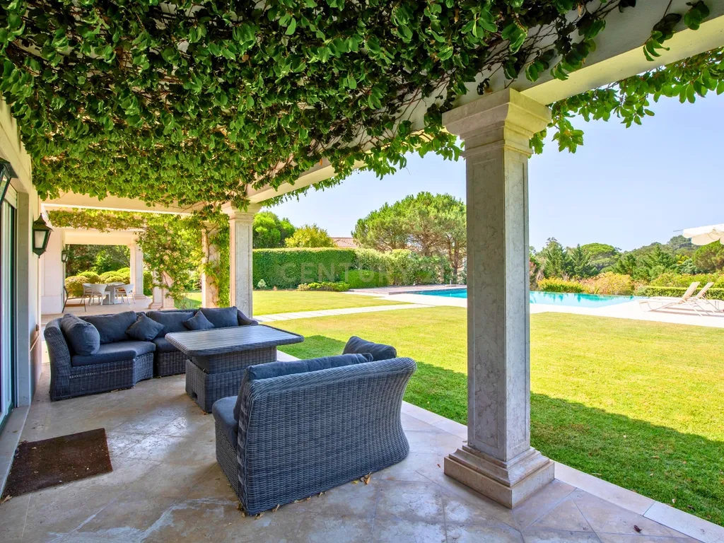 Moradia T7 com Piscina em Alcabideche- Cascais - Image 48