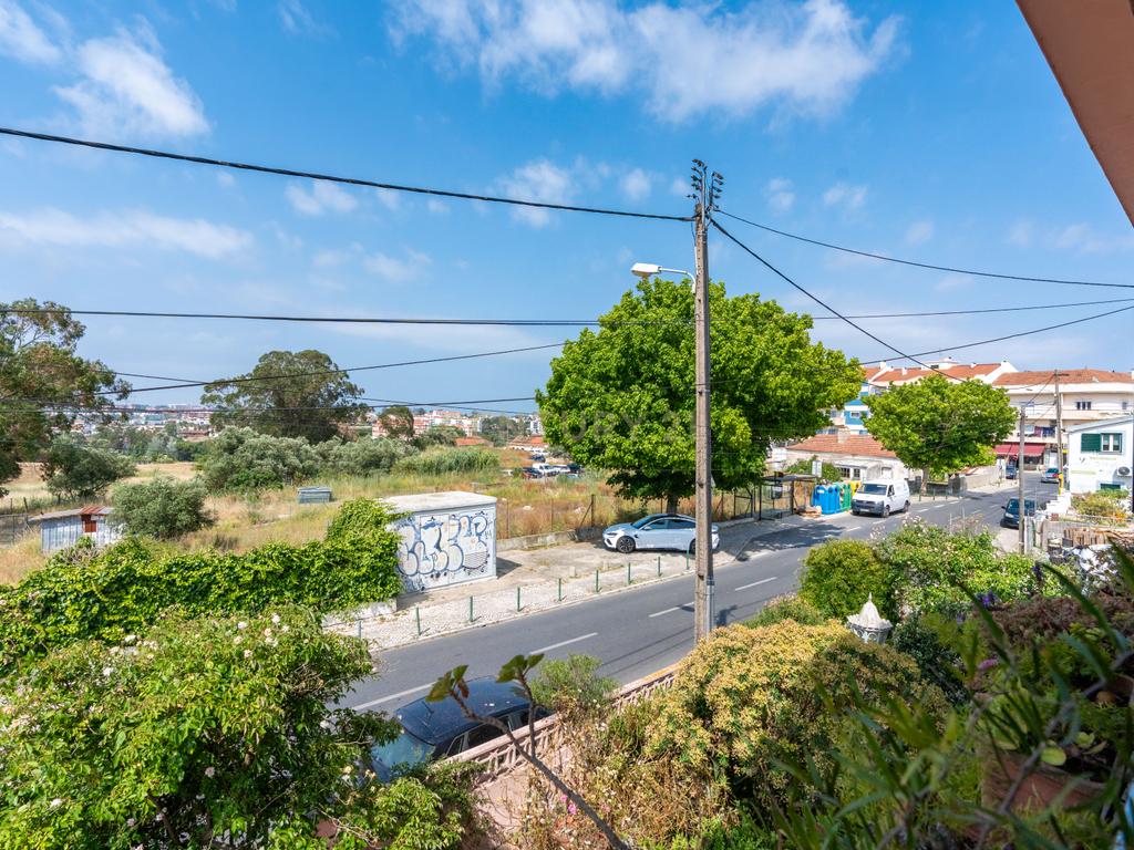 Moradia T5 com Grande Potencial na Sobreda - Perto das Praias! - Image 34