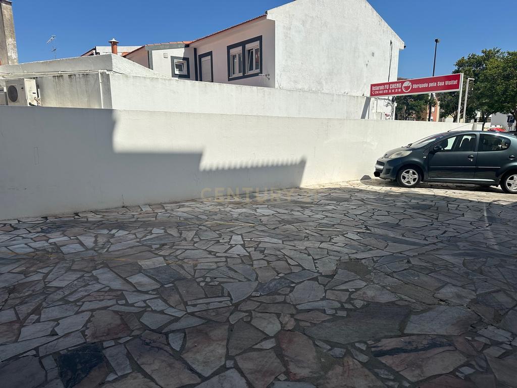 APARTAMENTO T2 | LOCALIZAÇÃO CENTRAL EM TIRES | EM EXCELENTE ESTADO DE CONSERVAÇÃO  - Image 19