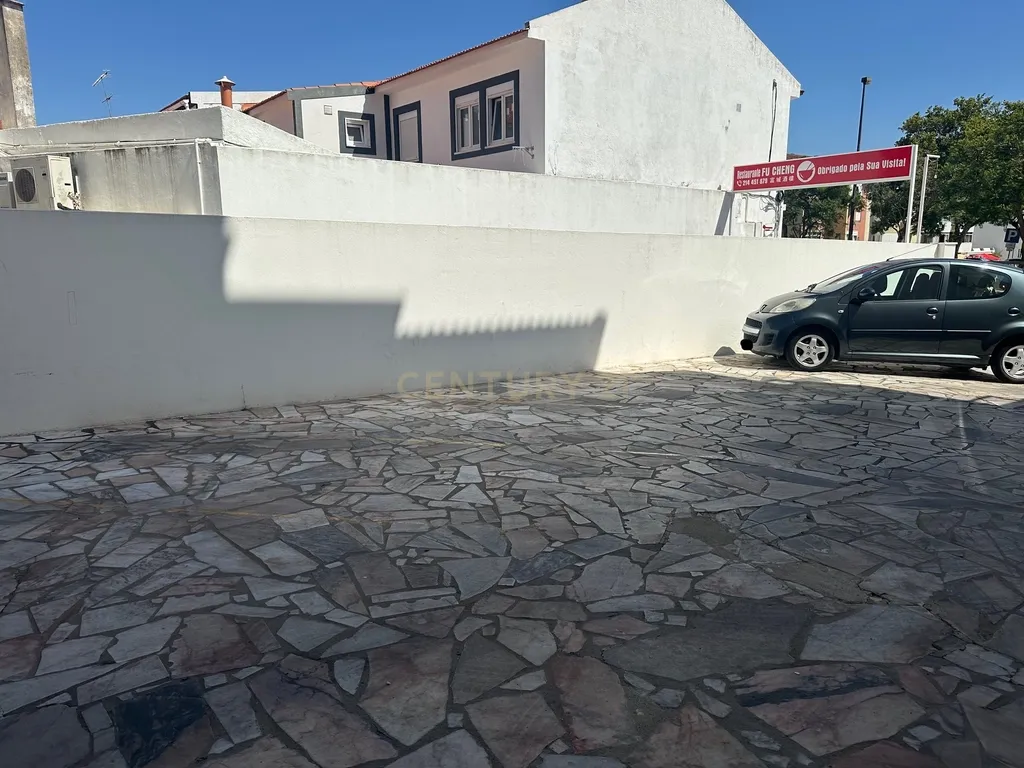 APARTAMENTO T2 | LOCALIZAÇÃO CENTRAL EM TIRES | EM EXCELENTE ESTADO DE CONSERVAÇÃO - Image 19