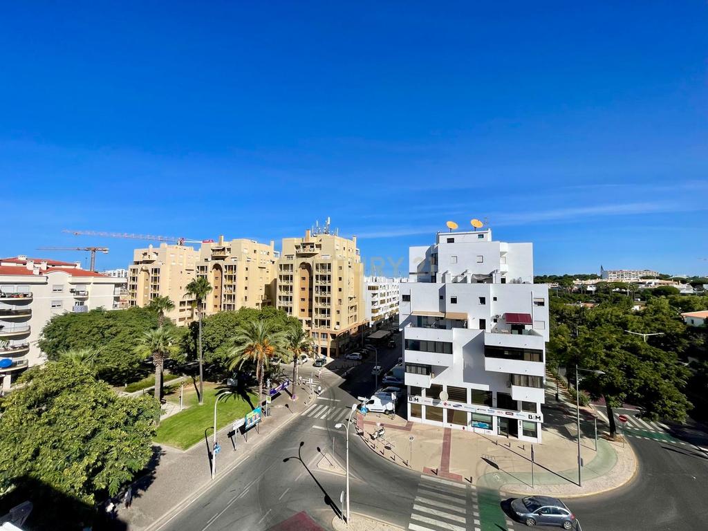 Exclusivo Apartamento T2 - Quarteira - Lugar de Garagem - Varandas - Praias - Marina Vilamoura - Image 8