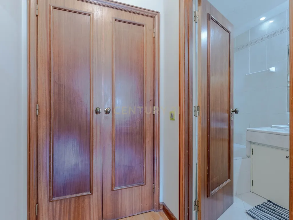 Excelente Apartamento T2 na Travessa das Condominhas - Image 24